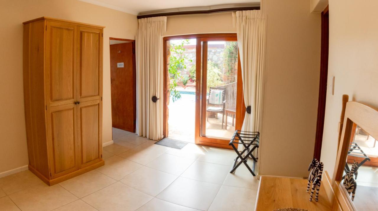 Makapa Lodge เคปทาวน์ ภายนอก รูปภาพ