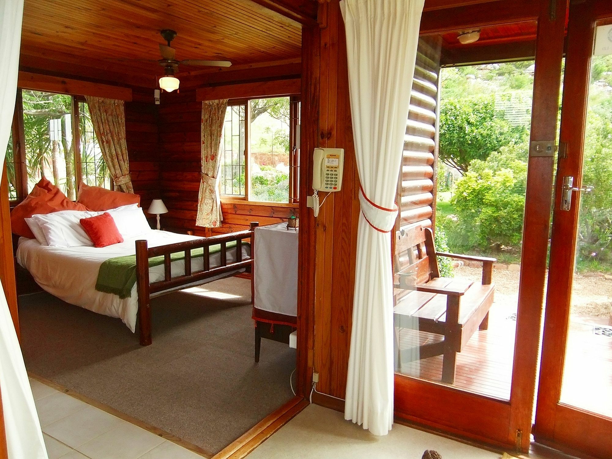 Makapa Lodge เคปทาวน์ ภายนอก รูปภาพ